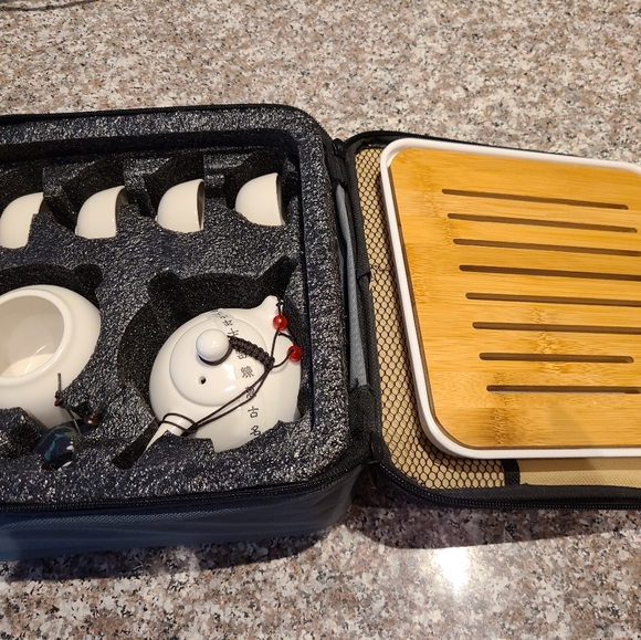 New Travel Tea Set - Picture 2 of 4
